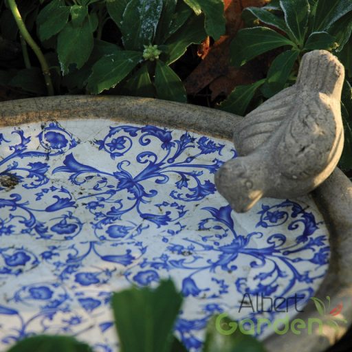 Kör alakú kerámia madáretető és -itató tál, kék fehér mintás, 32 cm átmérőjű, kültéri dekorációs kiegészítő